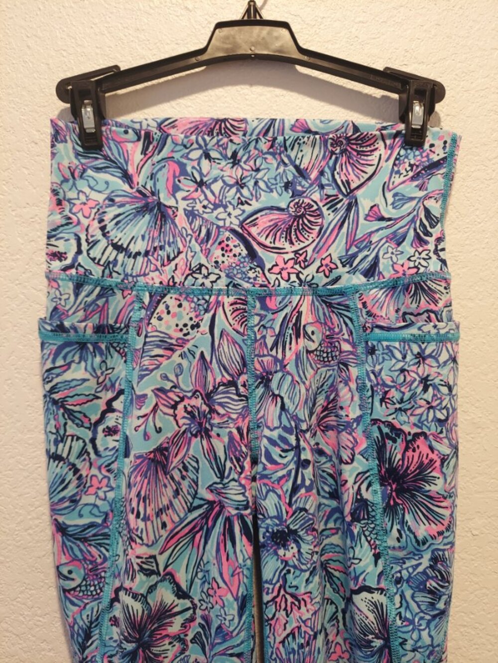 Lilly Pulitzer Luxletic Weekender Legging - Picture 6 of 8